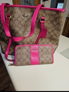 Coach Tote And Wallet